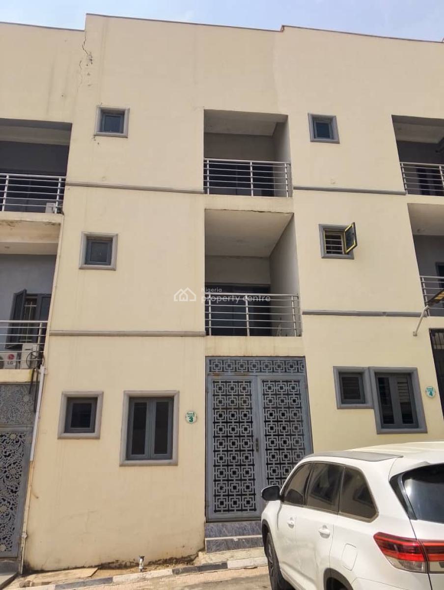 4 Bedroom Terrace with 1room Bq on 3 Floors at Abuja, Maya’s Hill Estate Guzape Abuja Federal Capital Territory, Guzape District, Abuja, Terraced Duplex for Sale