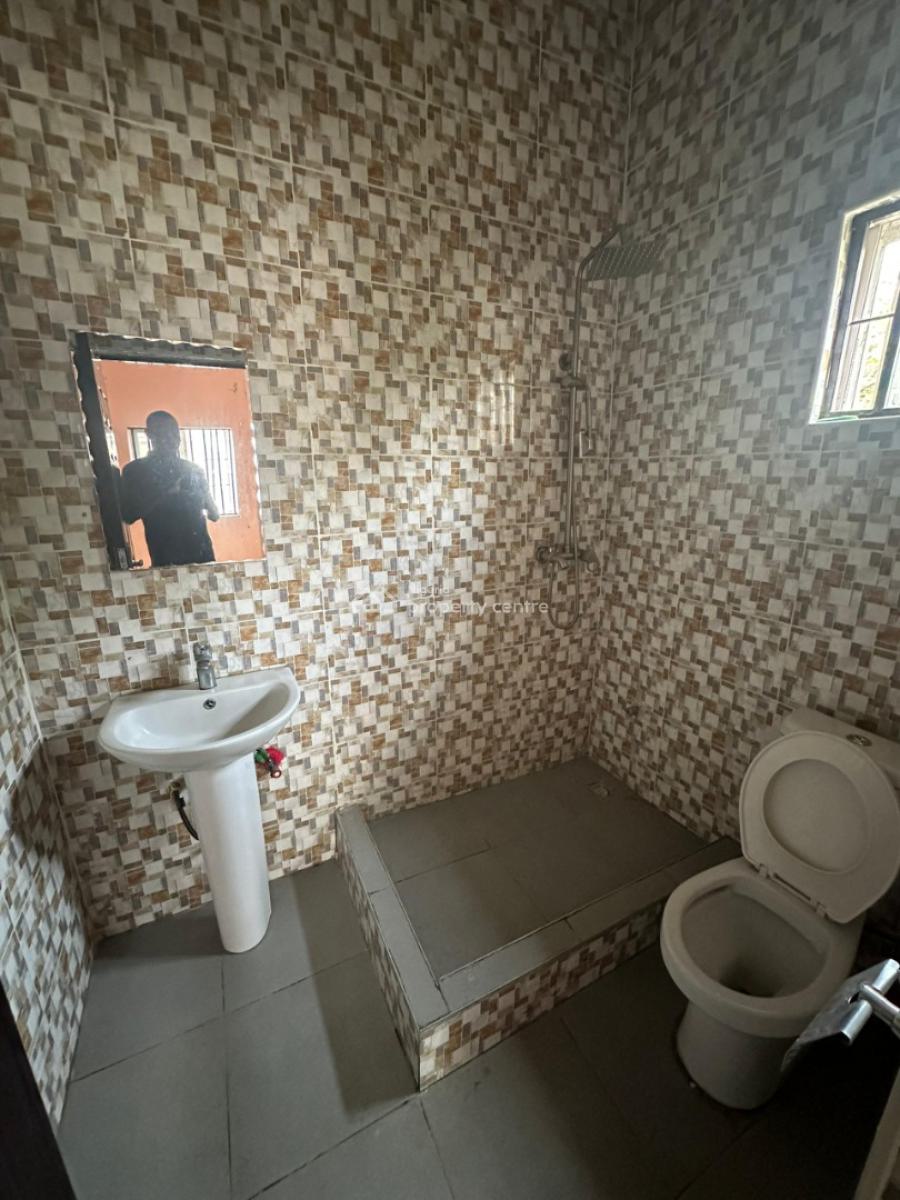 Well Finished 2 Bedroom Flat, Gaduwa, Abuja, Flat / Apartment for Rent