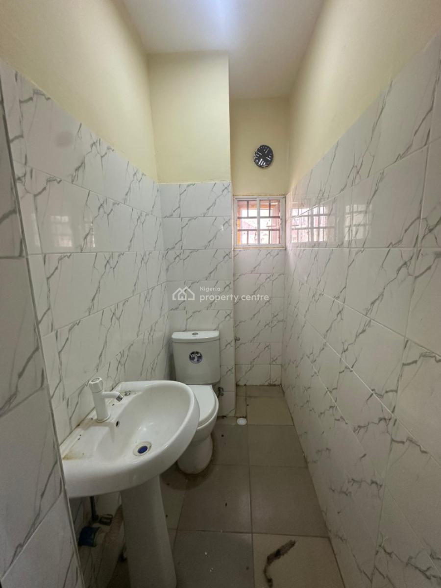 Well Finished 2 Bedroom Flat, Gwarinpa, Abuja, Flat / Apartment for Rent