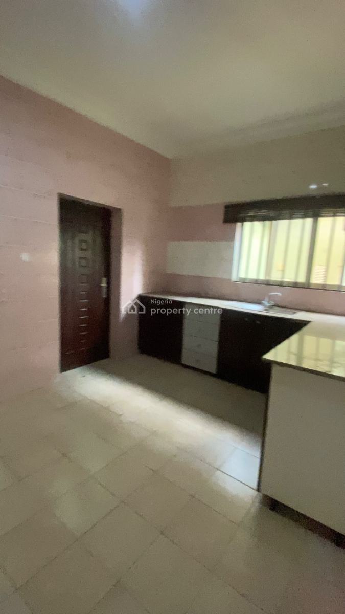 Neatly Built 2 Bedroom Flat  Wuse 2, Wuse 2, Wuse 2, Abuja, Flat / Apartment for Rent