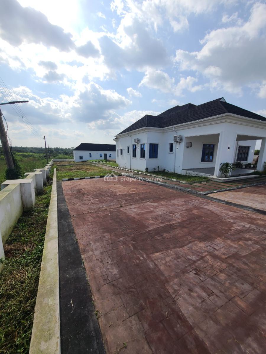 4 Bedroom Furnished Ully Detached Bungalow  with 2 Set Back Mini Flat, Osun State Osogbo, on The Road  Opposite Governor’s Office, Osogbo, Osun, Detached Bungalow for Sale