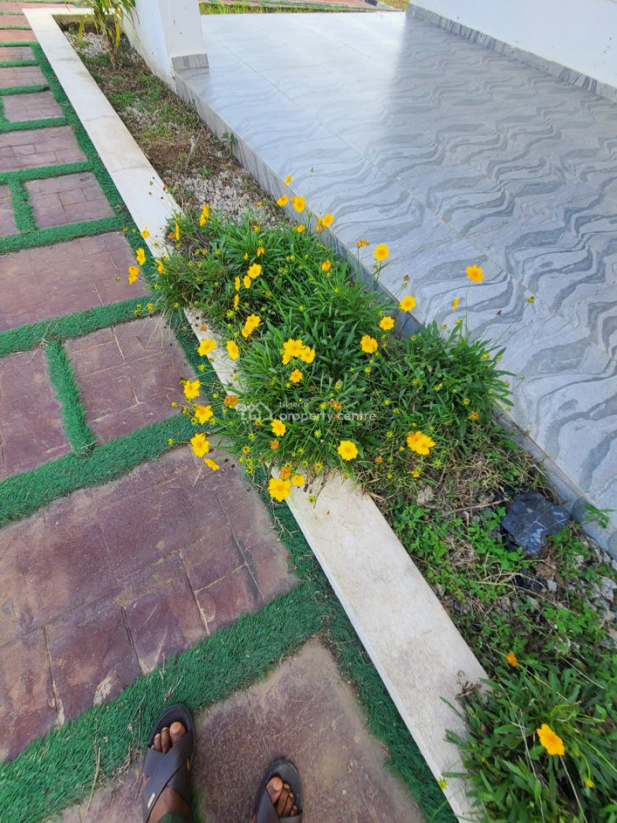 4 Bedroom Furnished Ully Detached Bungalow  with 2 Set Back Mini Flat, Osun State Osogbo, on The Road  Opposite Governor’s Office, Osogbo, Osun, Detached Bungalow for Sale