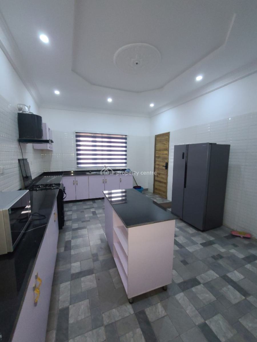 4 Bedroom Furnished Ully Detached Bungalow  with 2 Set Back Mini Flat, Osun State Osogbo, on The Road  Opposite Governor’s Office, Osogbo, Osun, Detached Bungalow for Sale