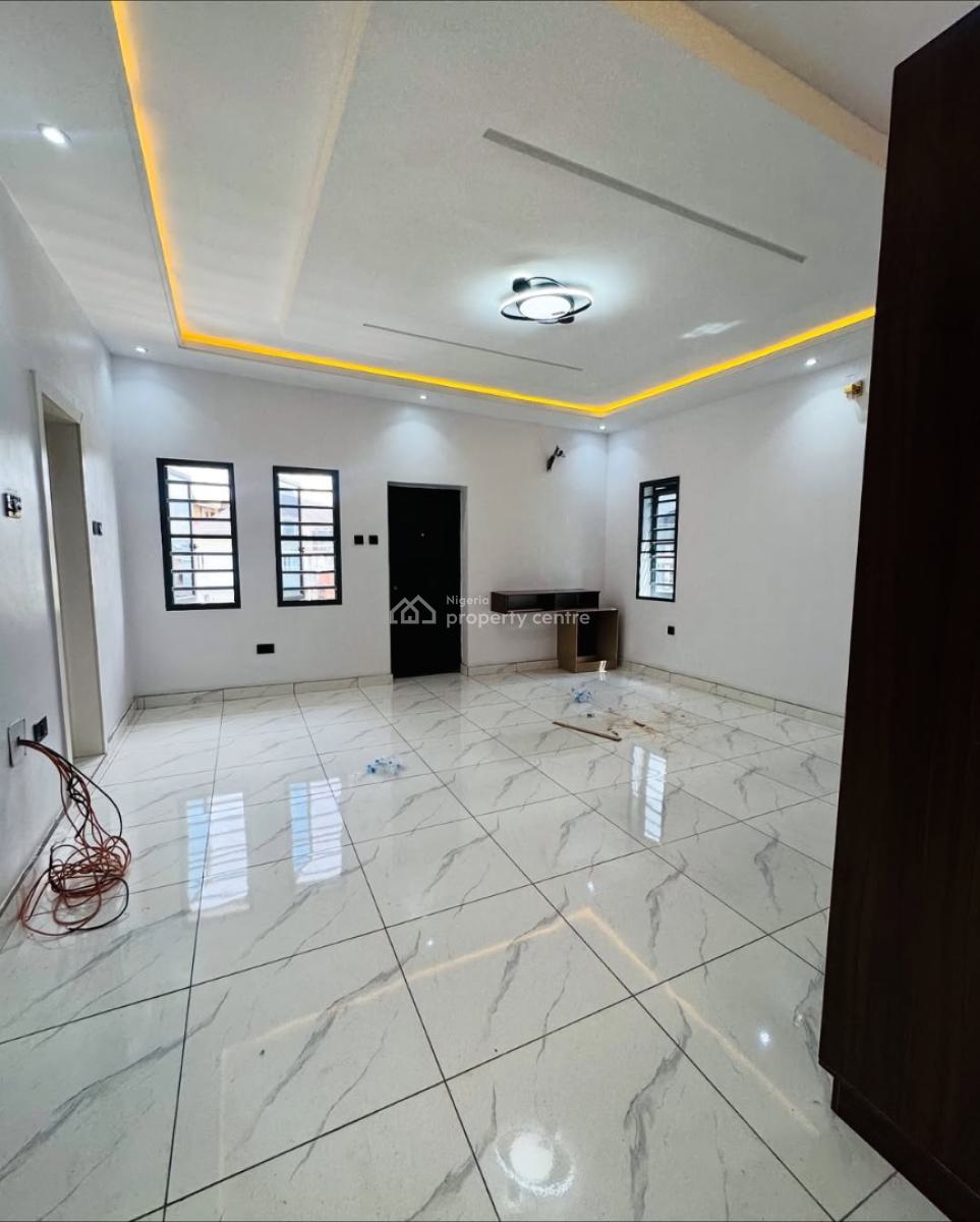4 Bedroom Luxury Family Home, Good Road Access, Surulere, Lagos, Semi-detached Duplex for Sale