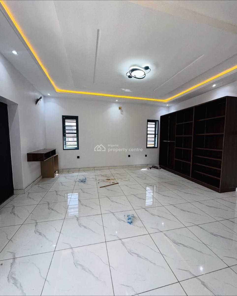 4 Bedroom Luxury Family Home, Good Road Access, Surulere, Lagos, Semi-detached Duplex for Sale