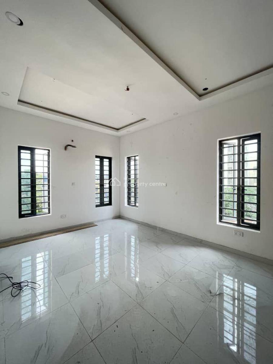 Eye Catchy 3 Bedroom Apartment in a Top Notch Location, Yaba, Lagos, Flat / Apartment for Sale