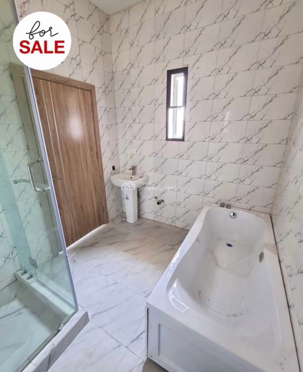 Distress Property 2bedroom Apartment in Agungi ,lekki, Obamusa Estate ,agungi ,lekki , Lagos, Nigeria, Agungi, Lekki, Lagos, Flat / Apartment for Sale