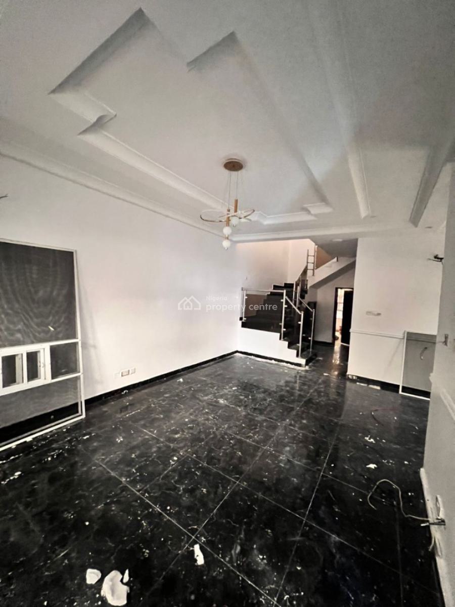 Distress Property Newly Refurbished 4bedroom Semi Detached Duplex &bq, Bera Estate ,chevron ,lekki,lagos,nigeria, Lekki, Lagos, Detached Duplex for Sale