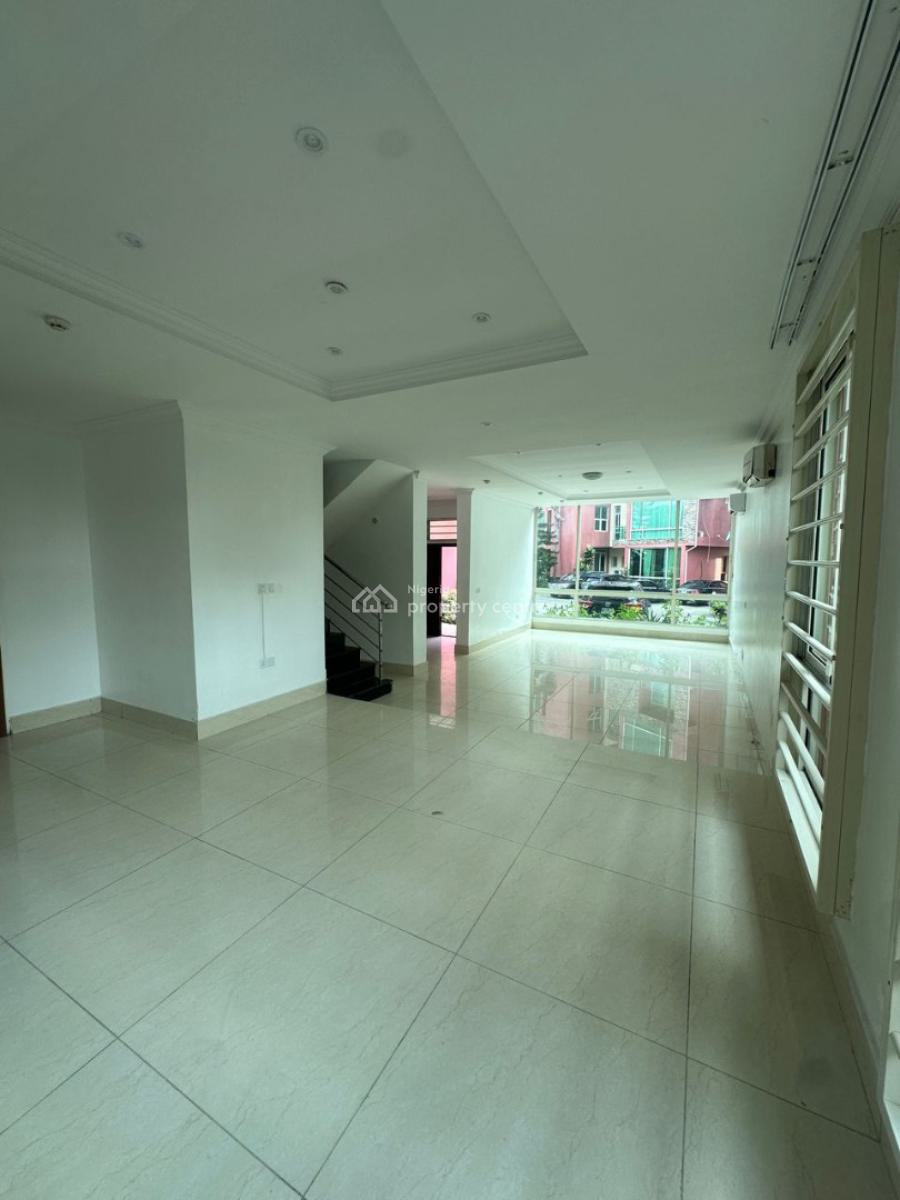 Well-maintained 3 Bedroom Maisonette with Bq, Old Ikoyi, Ikoyi, Lagos, Flat / Apartment for Rent