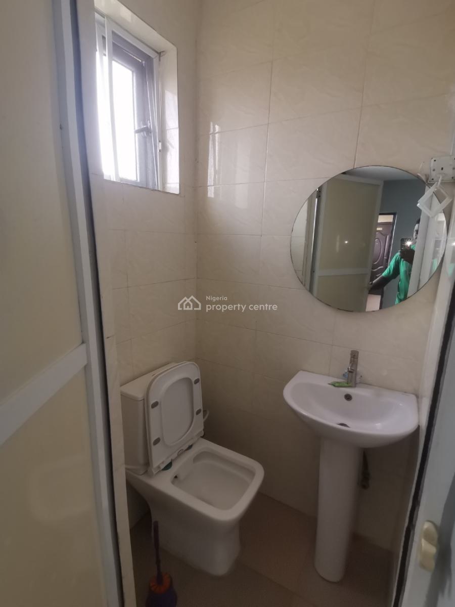 Ready to Move-in 2 Bedrooms Luxury & Furnished Apartment, Abiodun Sobajo Street, Agidingbi, Ikeja, Lagos, Flat / Apartment for Rent