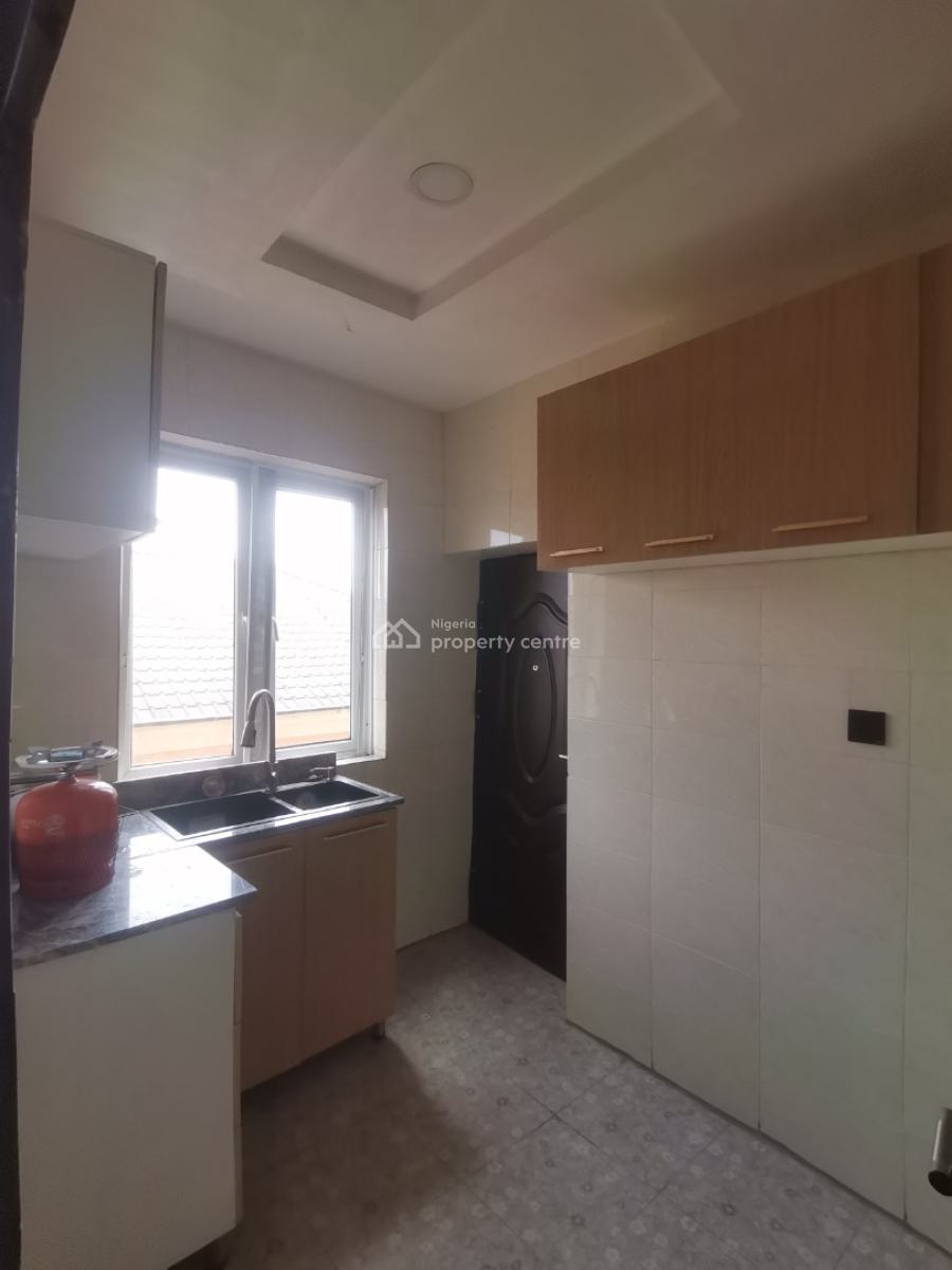 Ready to Move-in 2 Bedrooms Luxury & Furnished Apartment, Abiodun Sobajo Street, Agidingbi, Ikeja, Lagos, Flat / Apartment for Rent