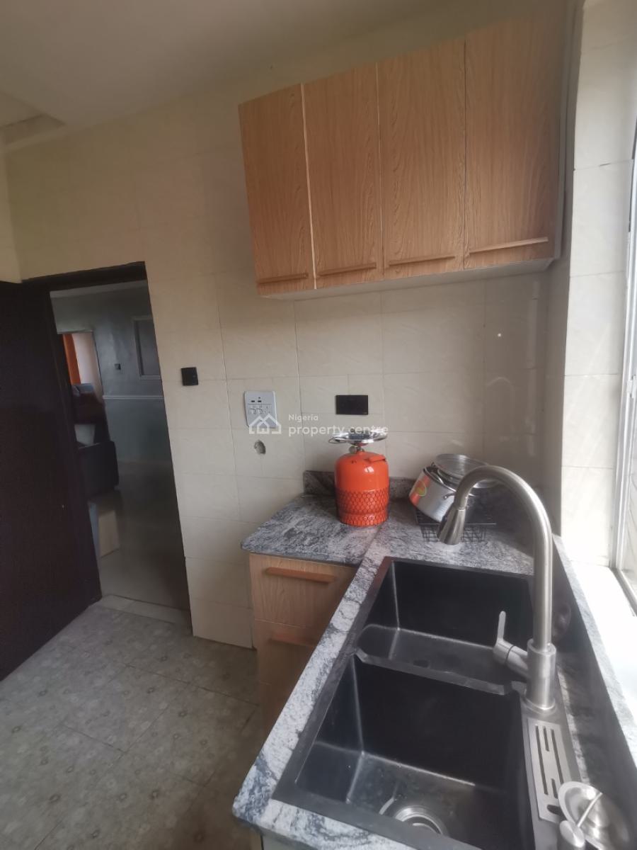 Ready to Move-in 2 Bedrooms Luxury & Furnished Apartment, Abiodun Sobajo Street, Agidingbi, Ikeja, Lagos, Flat / Apartment for Rent