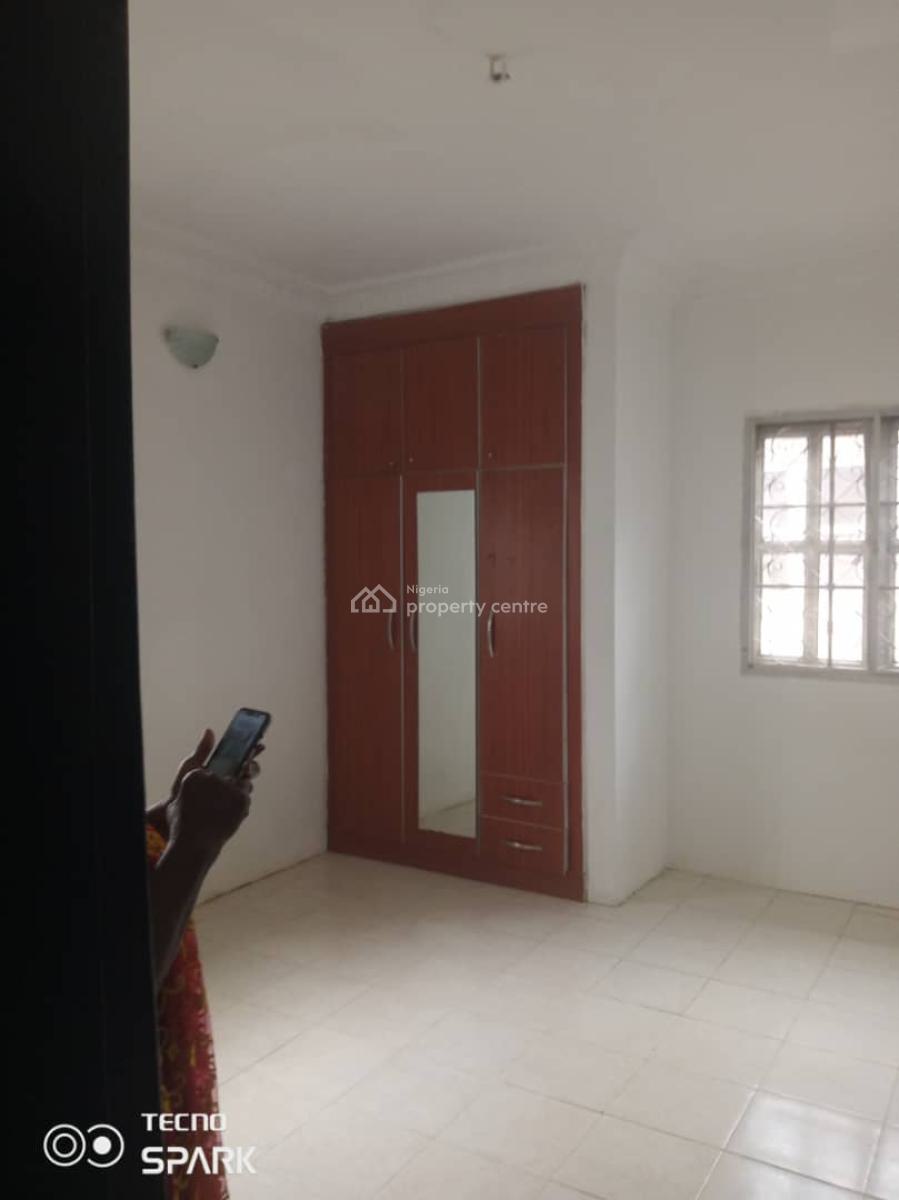 Good 2 Bedrooms Flat in a Secured Serene Area, Gaduwa, Abuja, Flat / Apartment for Rent