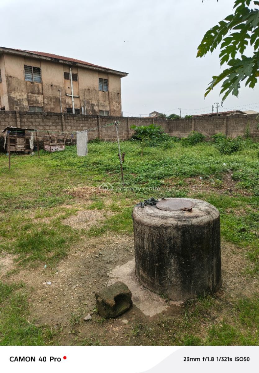 a Tenement Building of 16 Rooms and a Shop, Sanyo Boluwaji Express, Ibadan South-east, Oyo, House for Sale