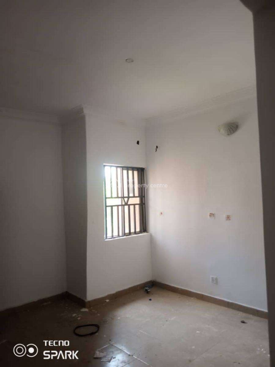 Standard Good 3 Bedrooms Flat in an Estate, Gaduwa, Abuja, Flat / Apartment for Rent