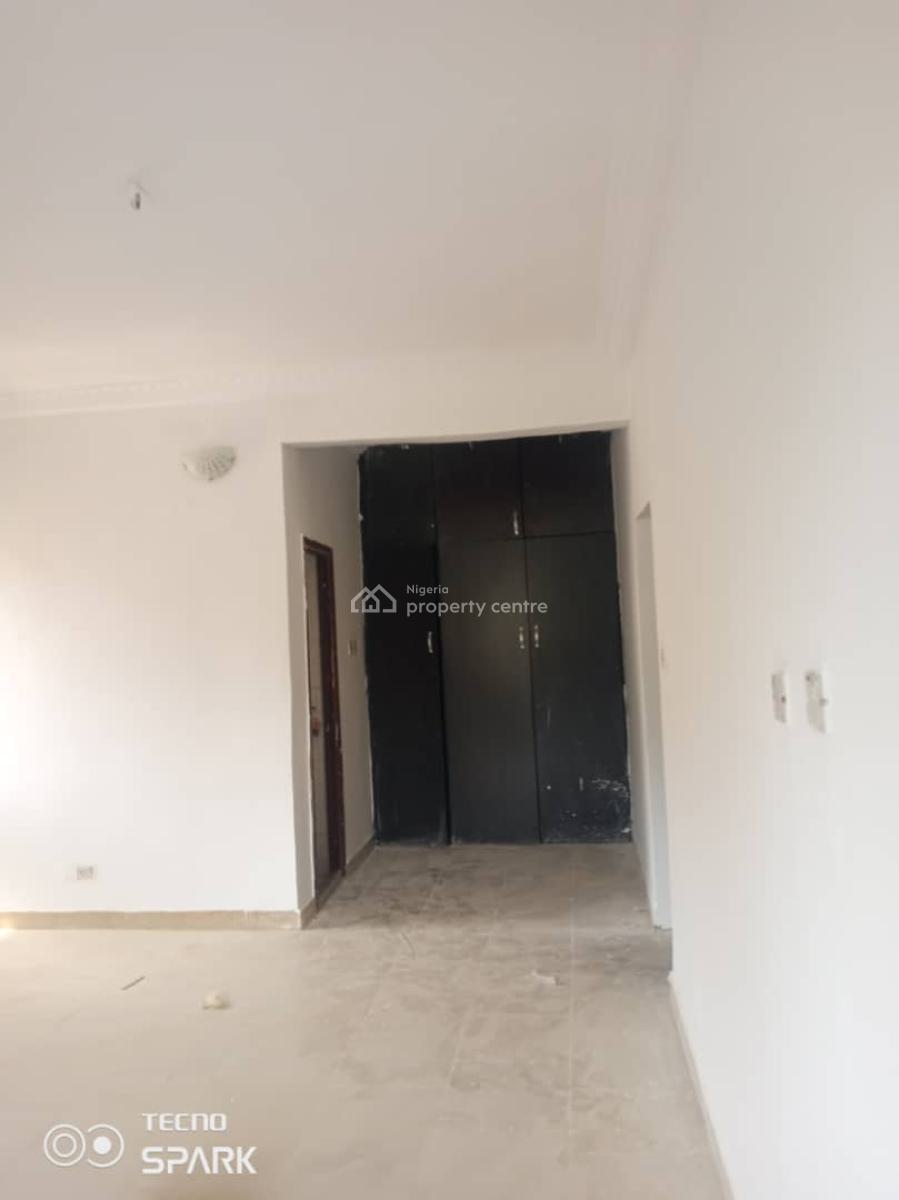 Standard Good 3 Bedrooms Flat in an Estate, Gaduwa, Abuja, Flat / Apartment for Rent