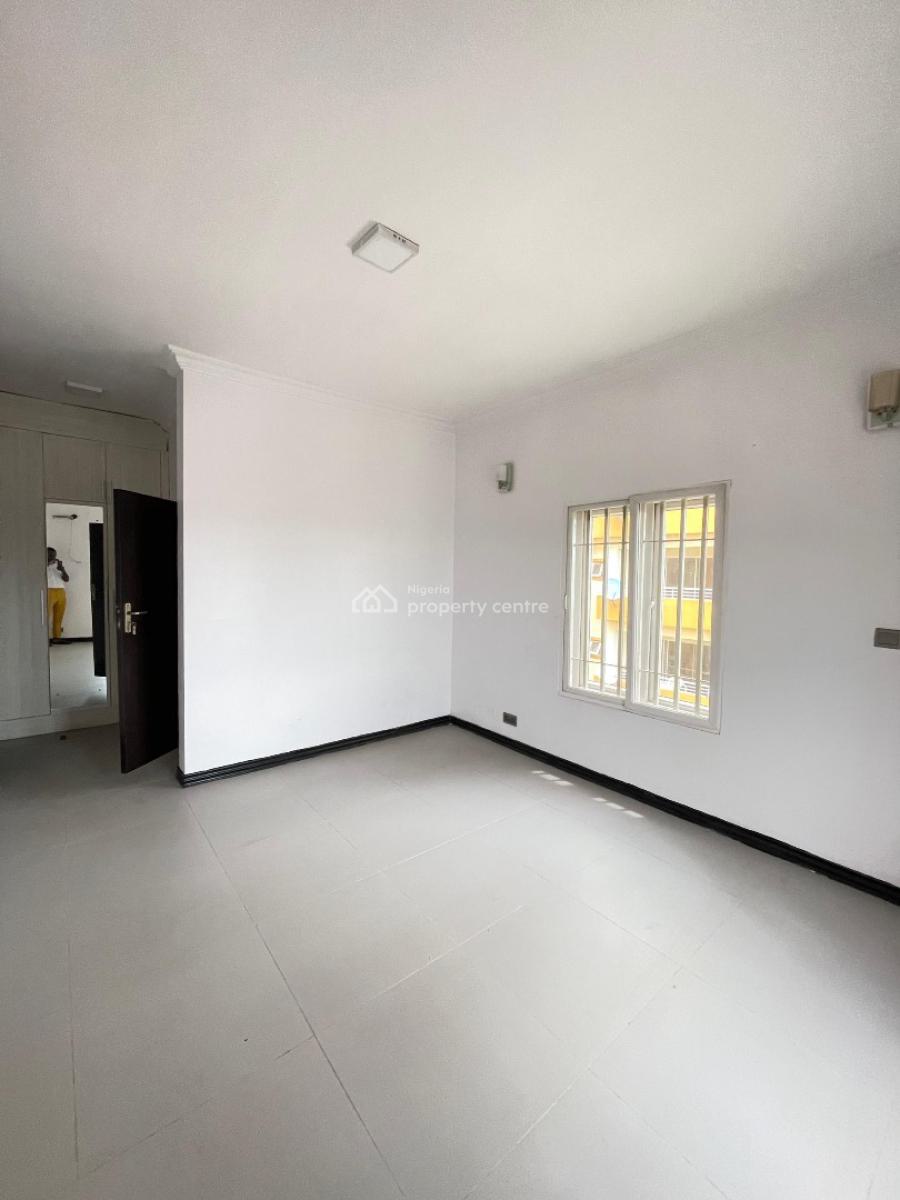 Modern 3-bedroom Apartment + Bq, Yaba, Lagos, Block of Flats for Sale