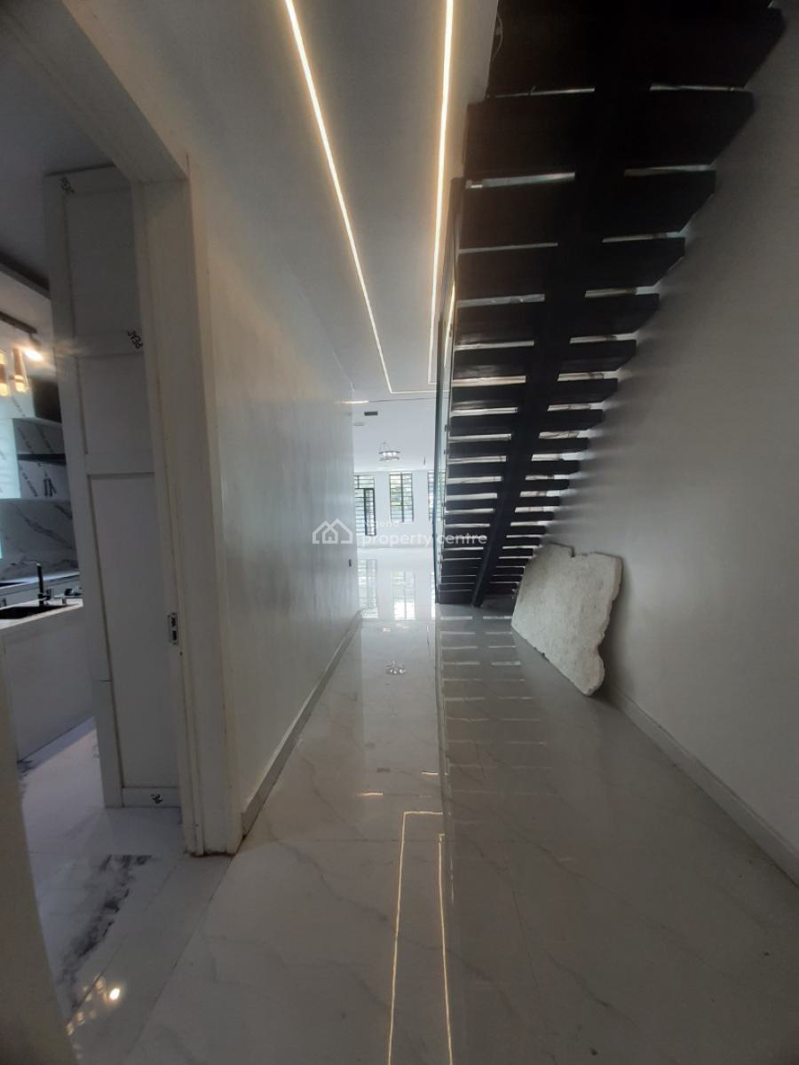 5 Bedroom Apartment, Lekki Phase 1, Lekki, Lagos, House for Sale