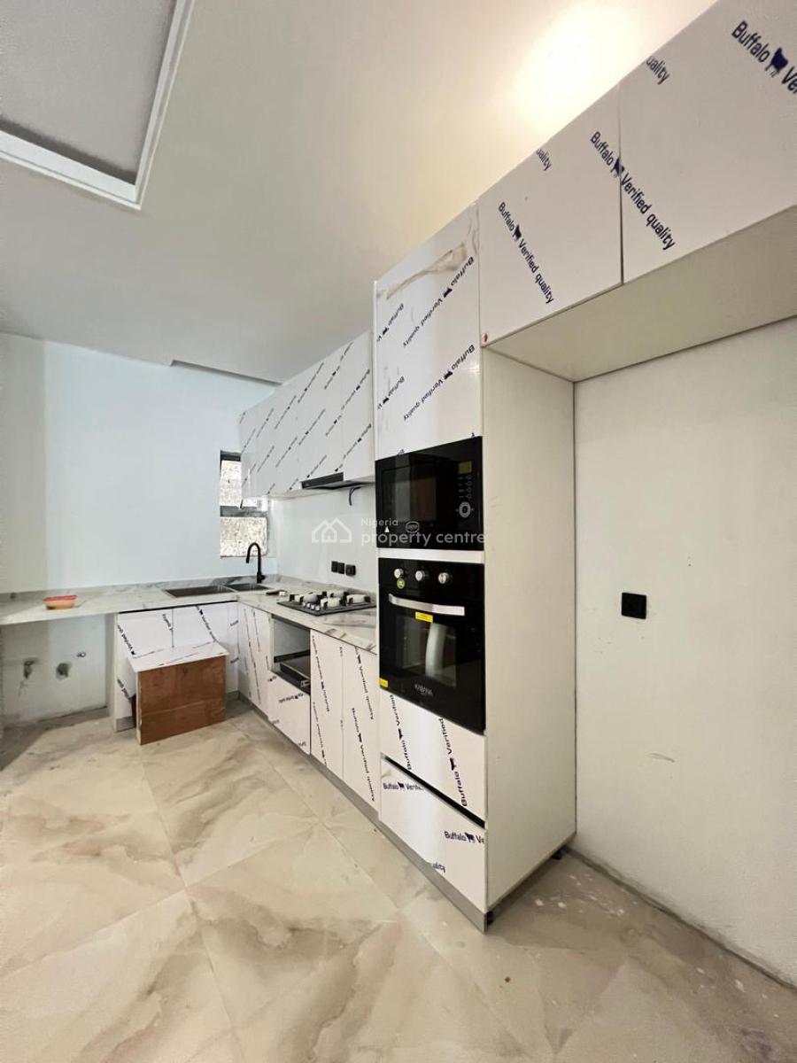 Stunning 2 Bedroom Apartment Suitable for Investment, Lekki Phase 1, Lekki, Lagos, Block of Flats for Sale