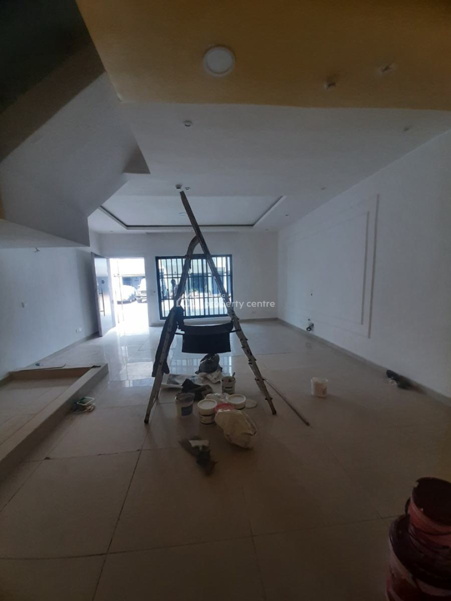 Serviced 4 Bedroom En-suite Townhouse with Fitted Kitchen, Lekki Phase 1, Lekki, Lagos, Terraced Duplex for Rent