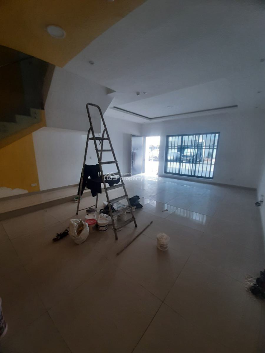 Serviced 4 Bedroom En-suite Townhouse with Fitted Kitchen, Lekki Phase 1, Lekki, Lagos, Terraced Duplex for Rent