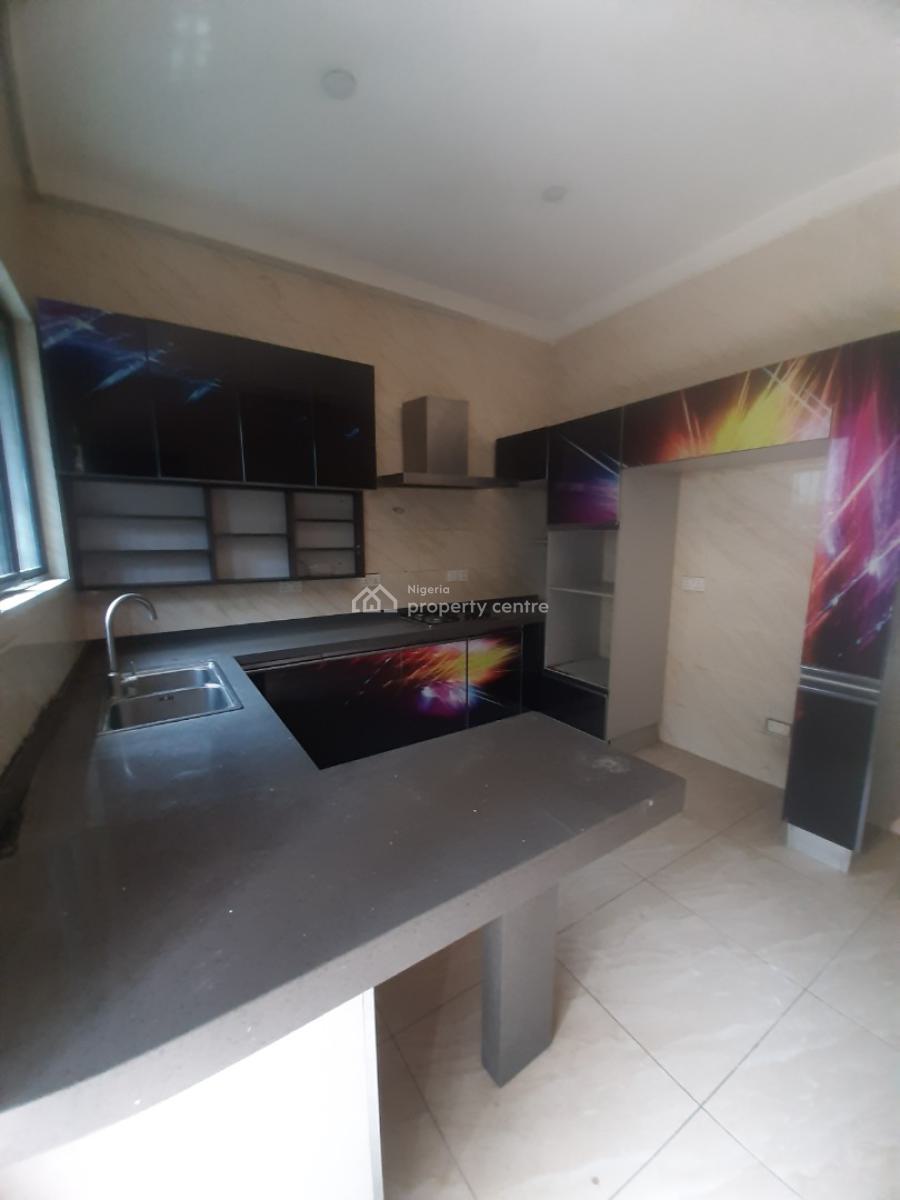 Serviced 4 Bedroom En-suite Townhouse with Fitted Kitchen, Lekki Phase 1, Lekki, Lagos, Terraced Duplex for Rent