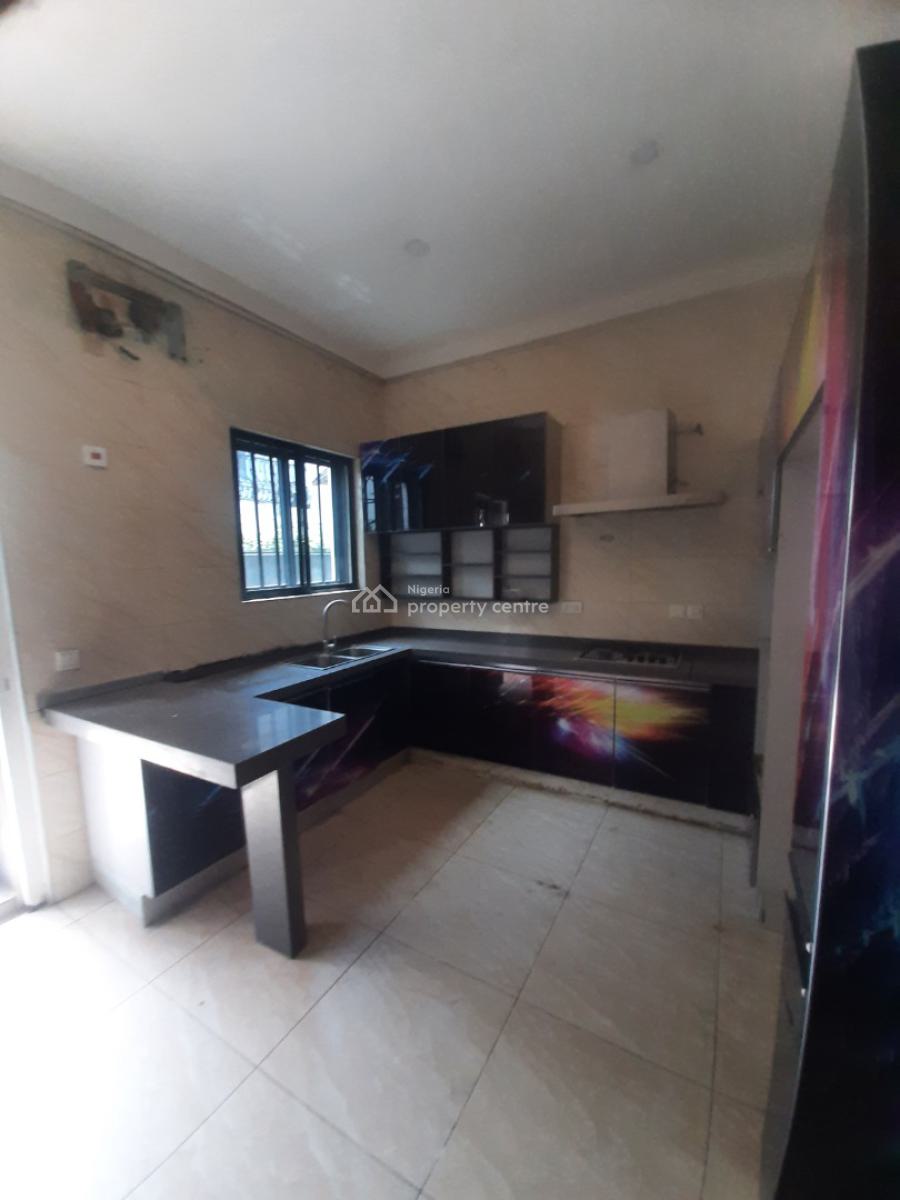 Serviced 4 Bedroom En-suite Townhouse with Fitted Kitchen, Lekki Phase 1, Lekki, Lagos, Terraced Duplex for Rent