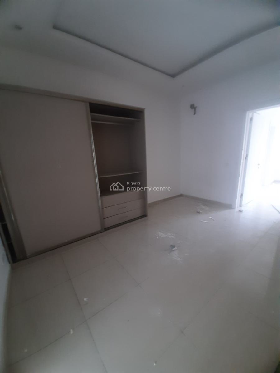 Serviced 4 Bedroom En-suite Townhouse with Fitted Kitchen, Lekki Phase 1, Lekki, Lagos, Terraced Duplex for Rent