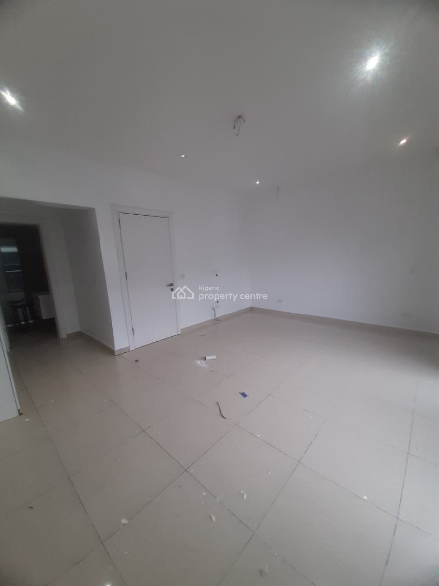Serviced 4 Bedroom En-suite Townhouse with Fitted Kitchen, Lekki Phase 1, Lekki, Lagos, Terraced Duplex for Rent