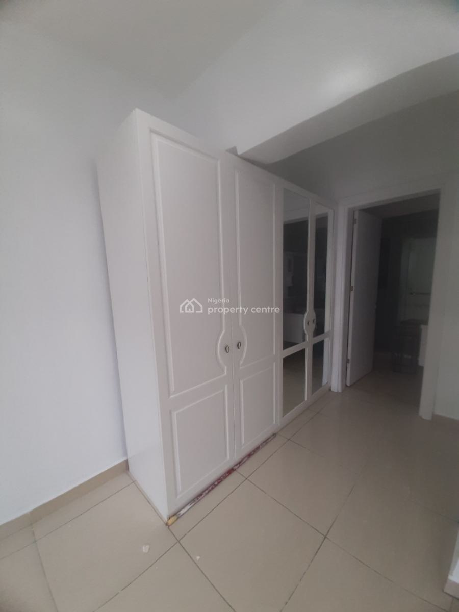 Serviced 4 Bedroom En-suite Townhouse with Fitted Kitchen, Lekki Phase 1, Lekki, Lagos, Terraced Duplex for Rent