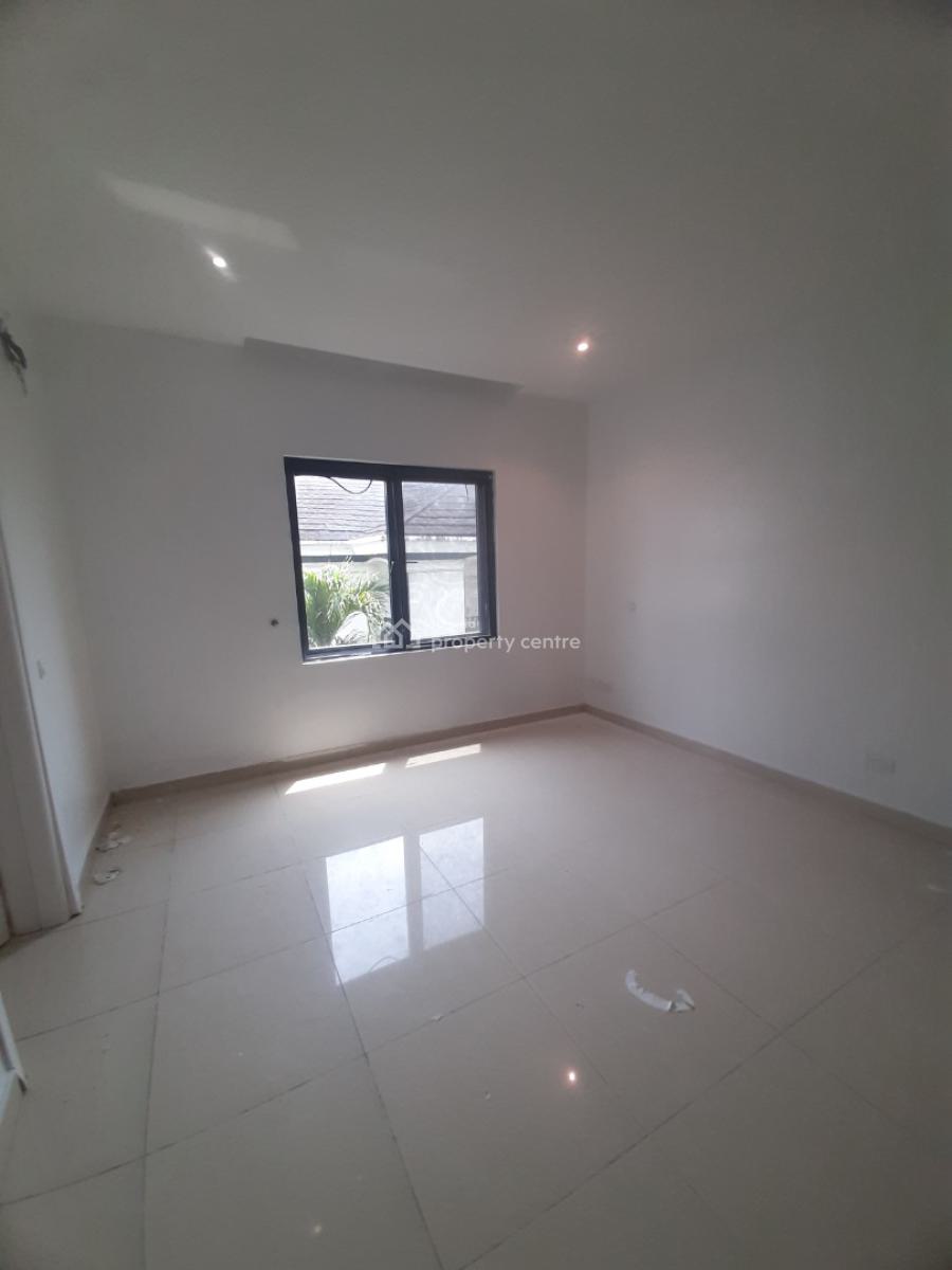 Serviced 4 Bedroom En-suite Townhouse with Fitted Kitchen, Lekki Phase 1, Lekki, Lagos, Terraced Duplex for Rent