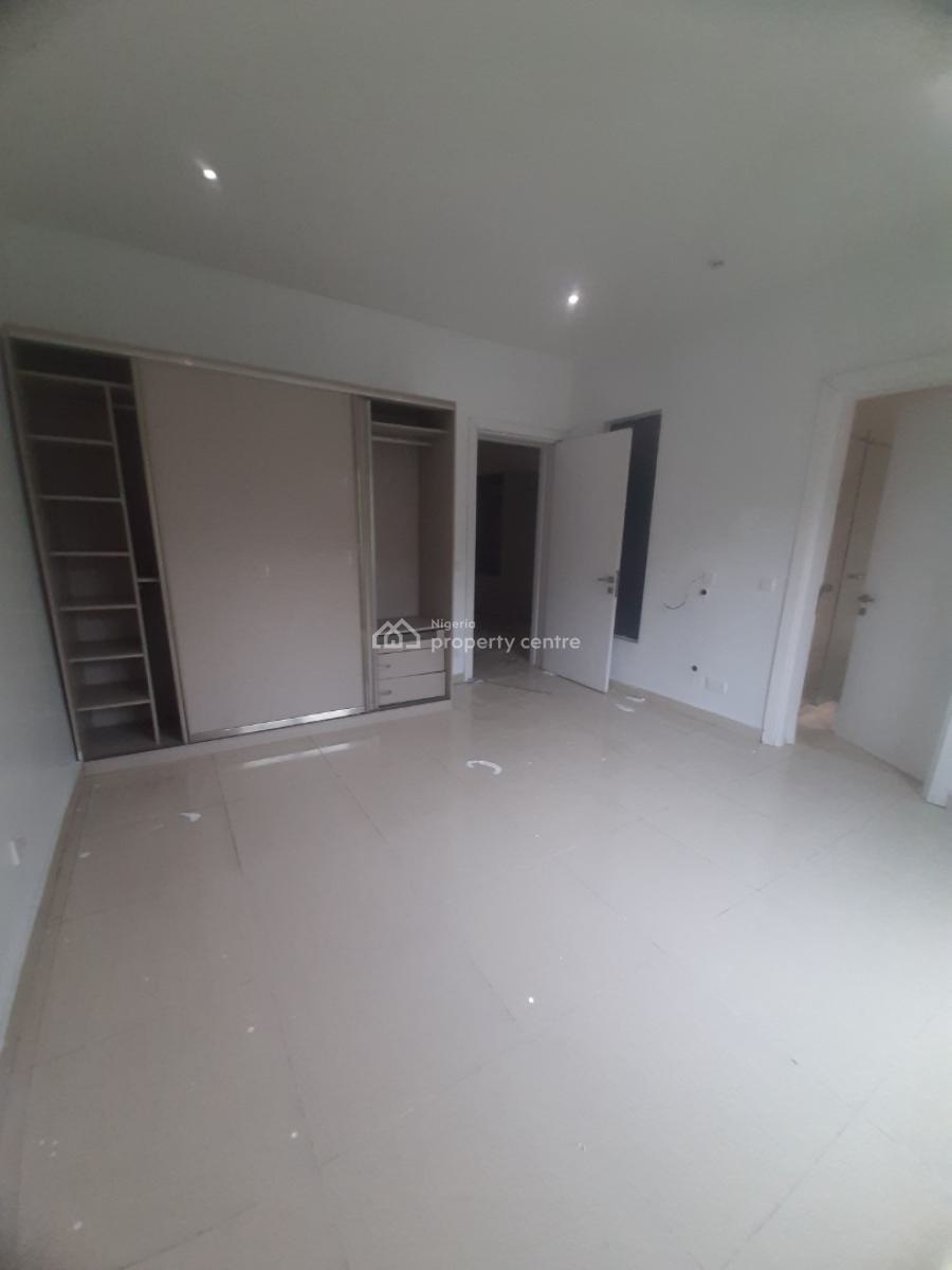 Serviced 4 Bedroom En-suite Townhouse with Fitted Kitchen, Lekki Phase 1, Lekki, Lagos, Terraced Duplex for Rent