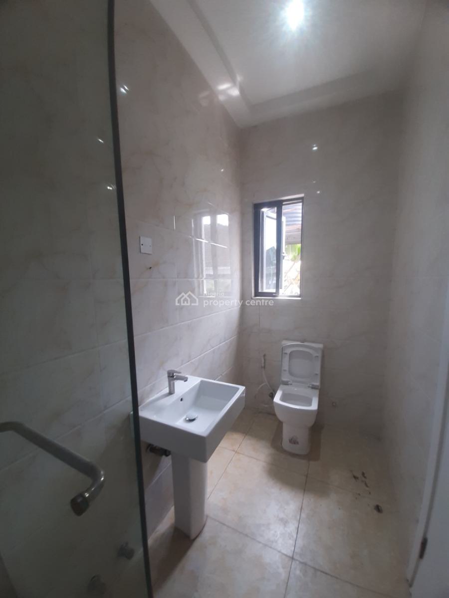 Serviced 4 Bedroom En-suite Townhouse with Fitted Kitchen, Lekki Phase 1, Lekki, Lagos, Terraced Duplex for Rent