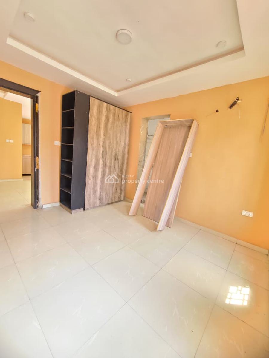 Standard and Spacious Mini Flat, Ologolo, Lekki, Lagos, Mini Flat (room and Parlour) Short Let