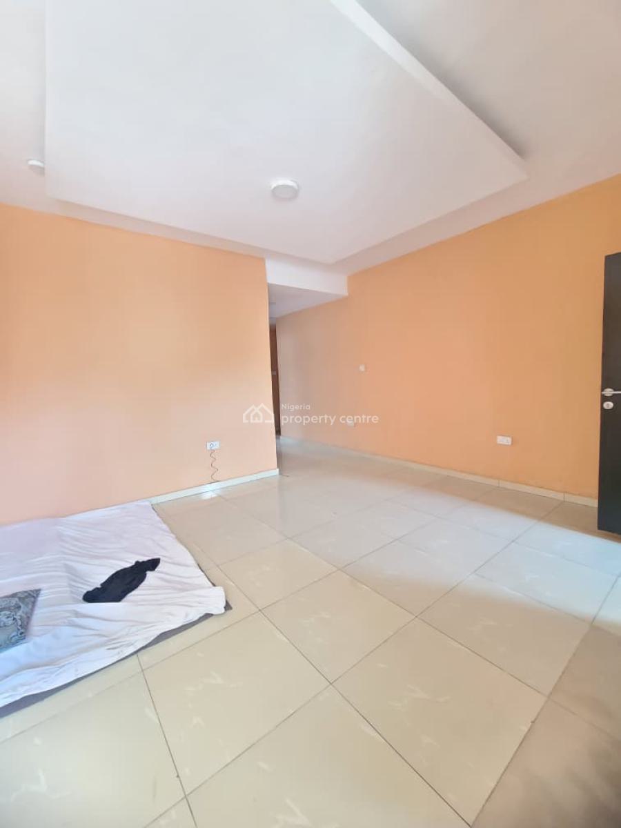 Spacious and Standard 2 Bedroom Apartment, Ologolo, Lekki, Lagos, Flat / Apartment Short Let