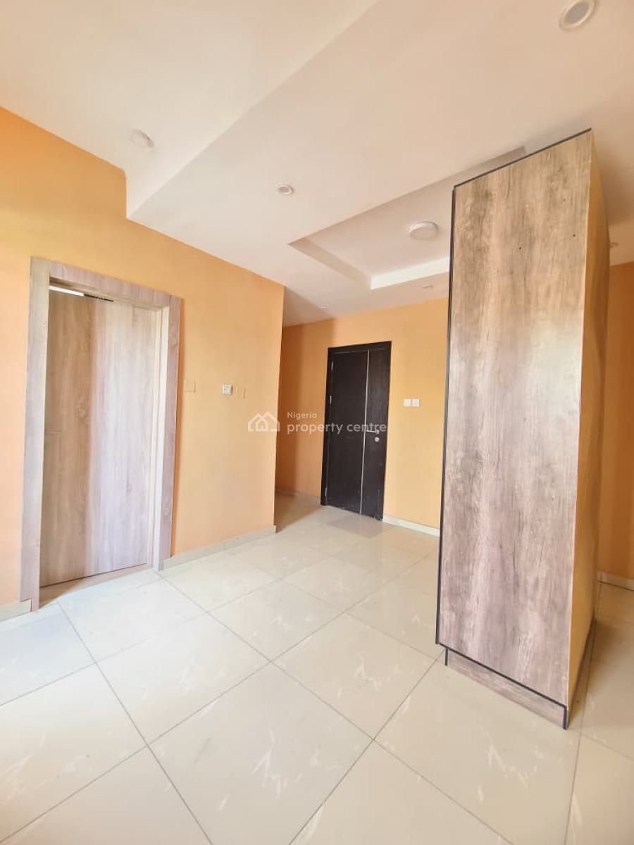 Spacious and Standard 2 Bedroom Apartment, Ologolo, Lekki, Lagos, Flat / Apartment Short Let