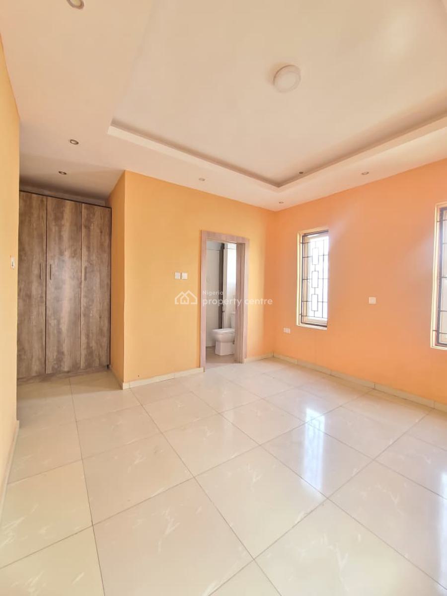 Spacious and Standard 2 Bedroom Apartment, Ologolo, Lekki, Lagos, Flat / Apartment Short Let