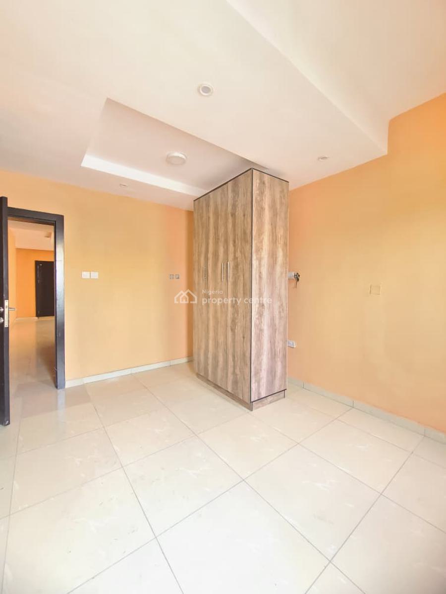 Spacious and Standard 2 Bedroom Apartment, Ologolo, Lekki, Lagos, Flat / Apartment Short Let