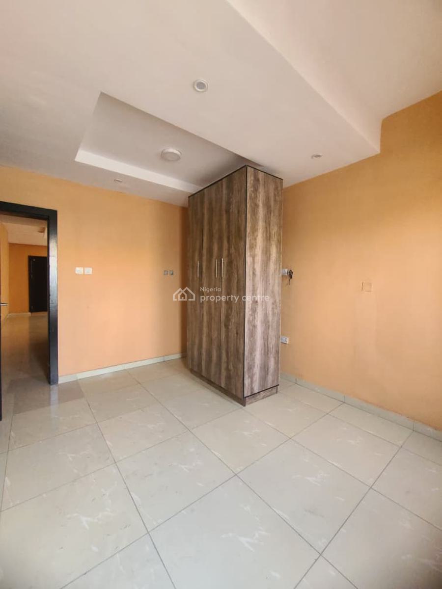 Spacious and Standard 2 Bedroom Apartment, Ologolo, Lekki, Lagos, Flat / Apartment Short Let
