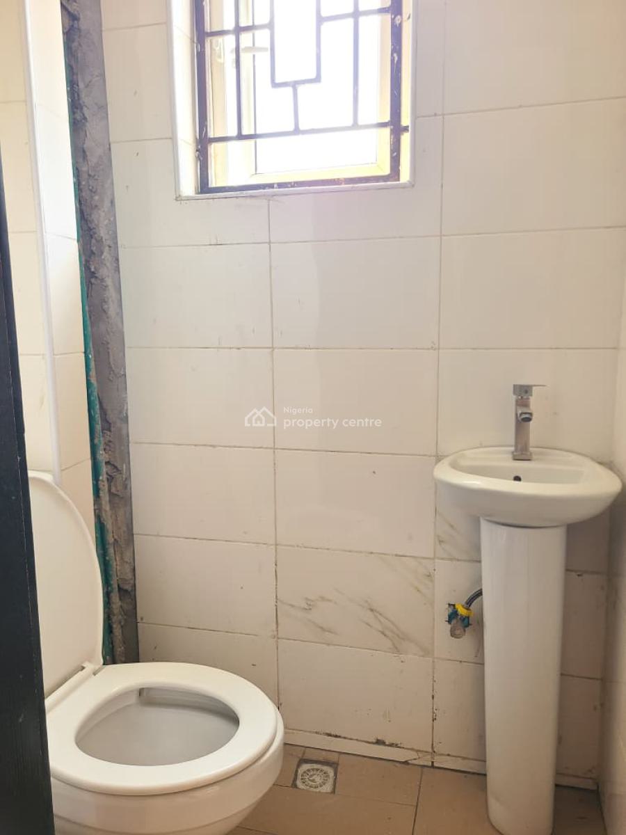 Spacious and Standard 2 Bedroom Apartment, Ologolo, Lekki, Lagos, Flat / Apartment Short Let