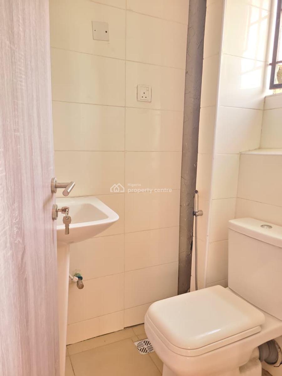 Spacious and Standard 2 Bedroom Apartment, Ologolo, Lekki, Lagos, Flat / Apartment Short Let