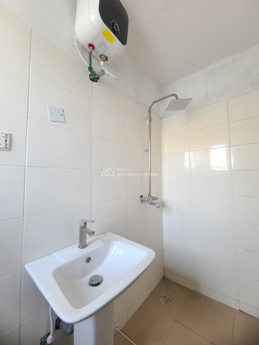 Spacious and Standard 2 Bedroom Apartment, Ologolo, Lekki, Lagos, Flat / Apartment Short Let