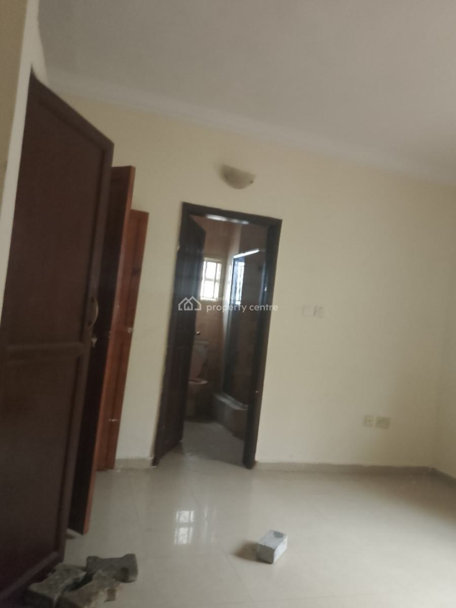 3 Bedroom Apartment Upstairs, Idado, Lekki, Lagos, Flat / Apartment for Rent