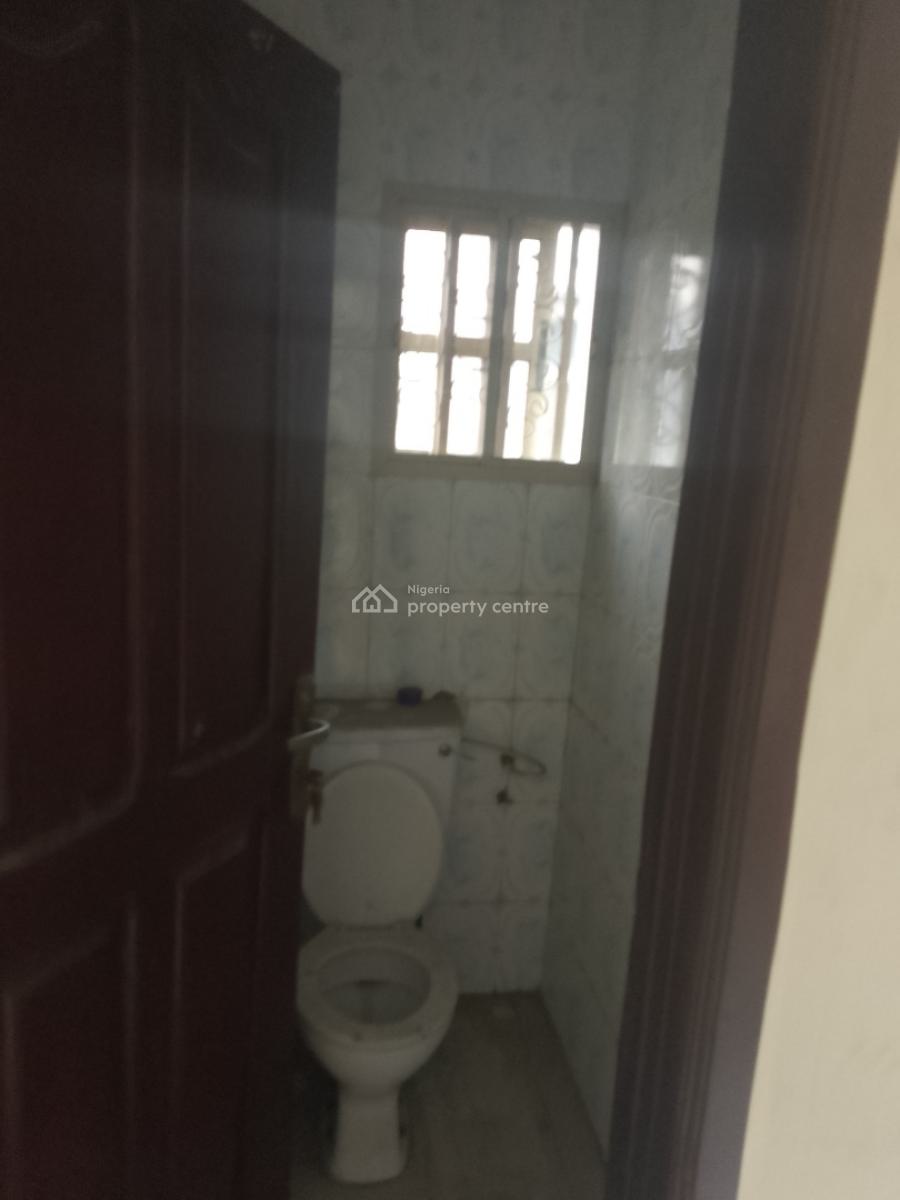3 Bedroom Apartment Upstairs, Idado, Lekki, Lagos, Flat / Apartment for Rent