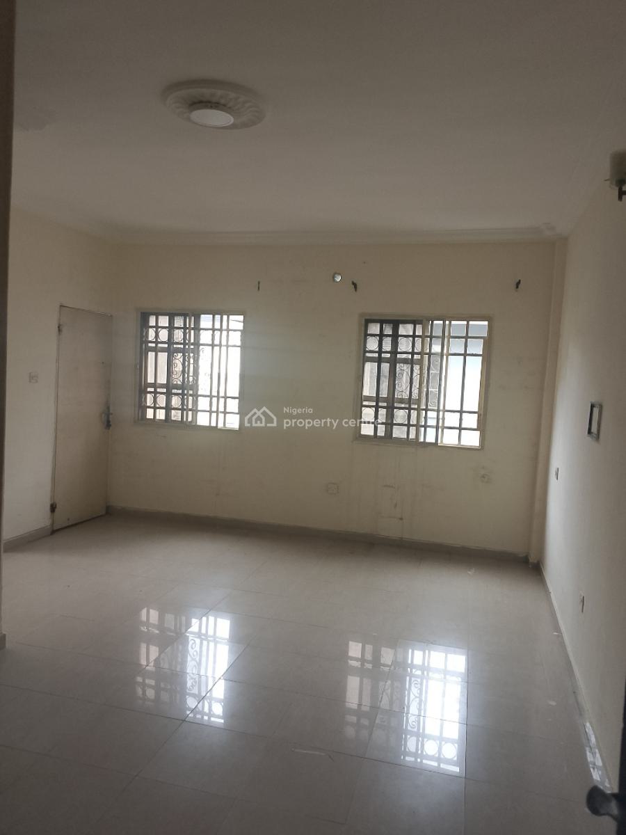 3 Bedroom Apartment Upstairs, Idado, Lekki, Lagos, Flat / Apartment for Rent