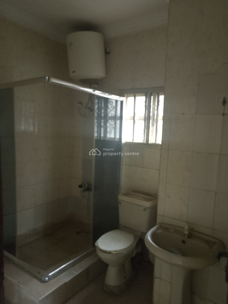 3 Bedroom Apartment Upstairs, Idado, Lekki, Lagos, Flat / Apartment for Rent