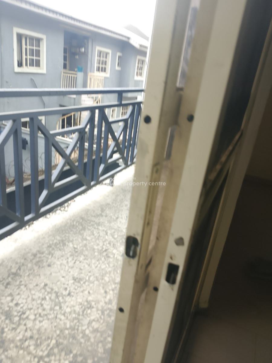 3 Bedroom Apartment Upstairs, Idado, Lekki, Lagos, Flat / Apartment for Rent