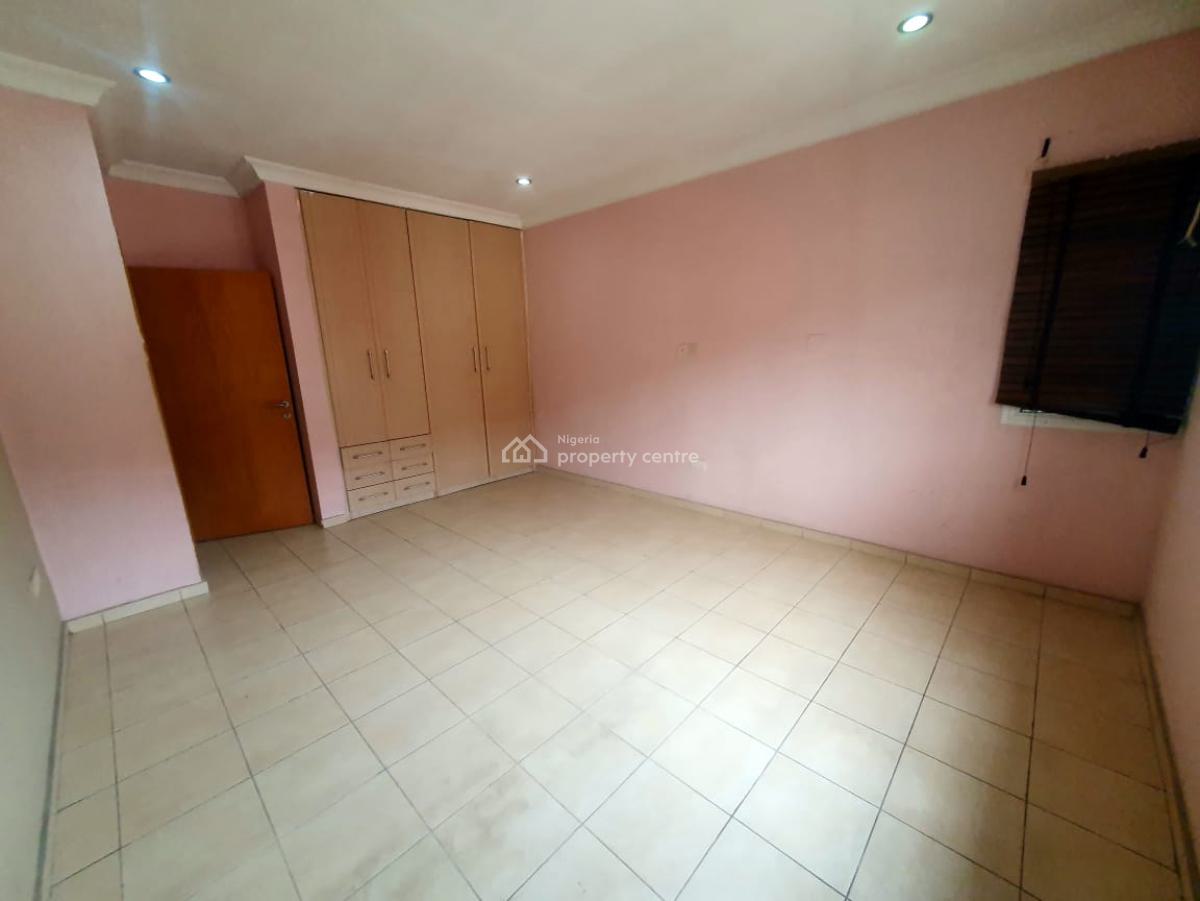 Fairly Used 4 Bedroom Terrace Duplex, Osapa, Lekki, Lagos, Terraced Duplex for Sale