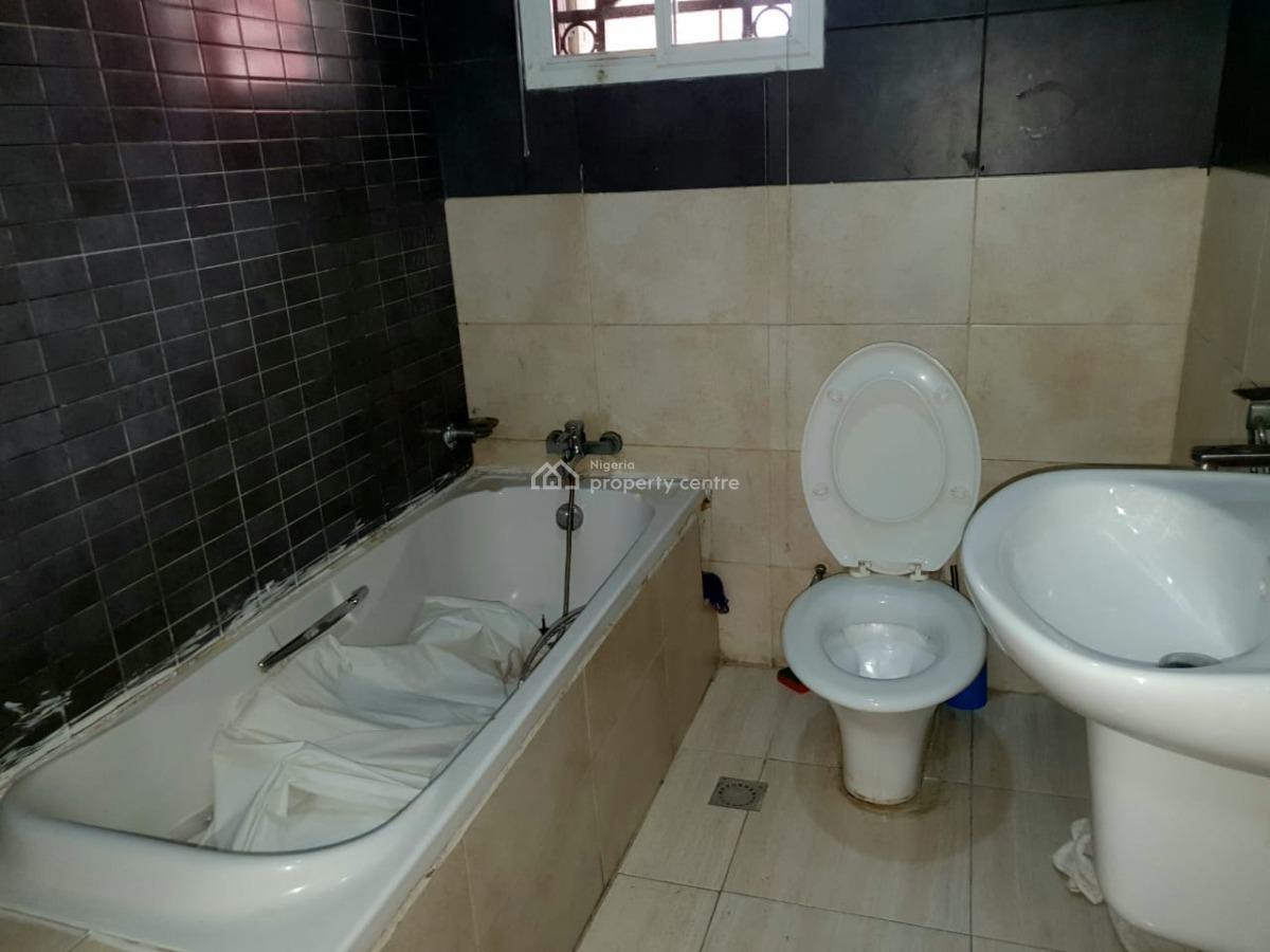 Fairly Used 4 Bedroom Terrace Duplex, Osapa, Lekki, Lagos, Terraced Duplex for Sale