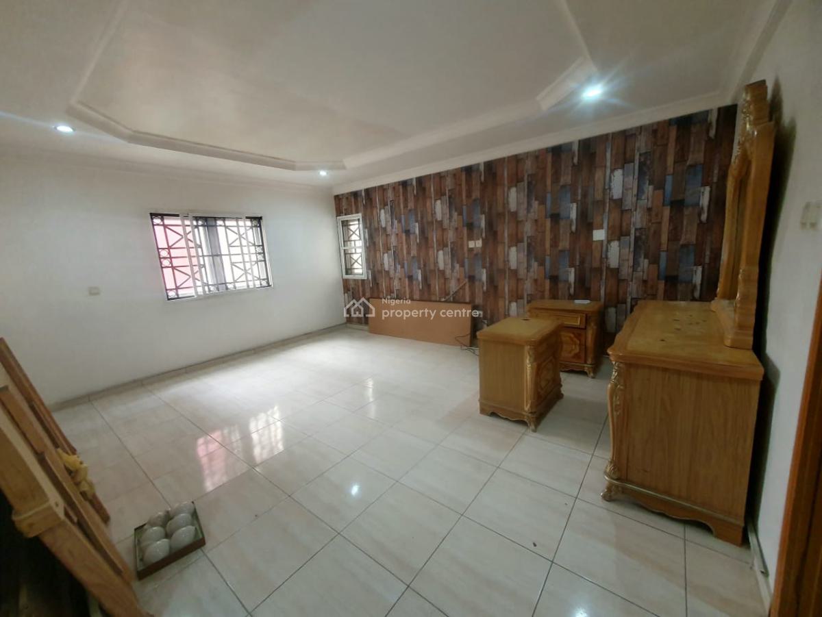 Fairly Used 4 Bedroom Terrace Duplex, Osapa, Lekki, Lagos, Terraced Duplex for Sale